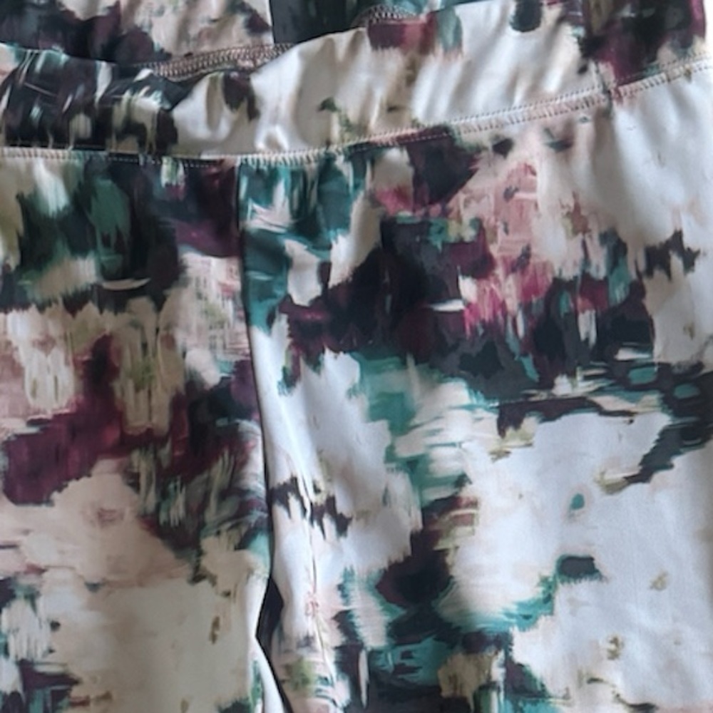 AMERICAN EAGLE HI-RISEFloral Print and Design Stretchy Leggings Size Medium - Picture 5 of 5